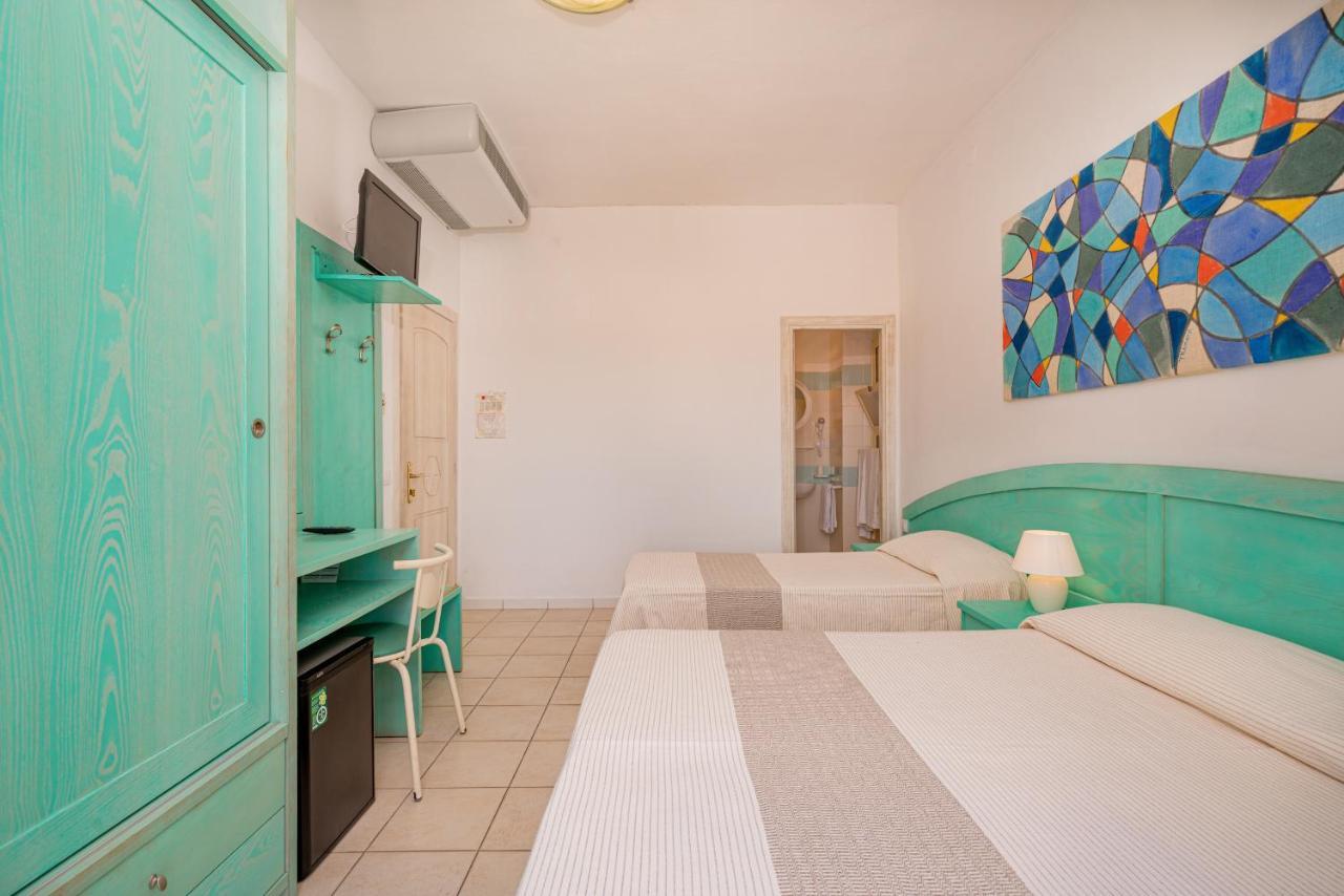 Hotel Marinaro Santa Teresa Gallura Exterior foto